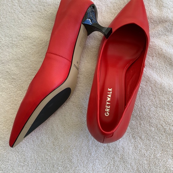 Shoes - Picture 4 of 4